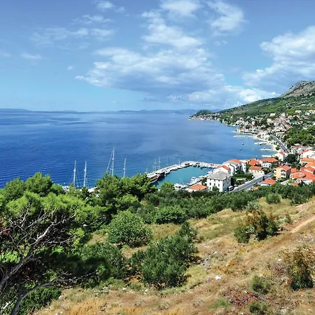Three-bedroom In Jesenice (Split-Dalmatia)